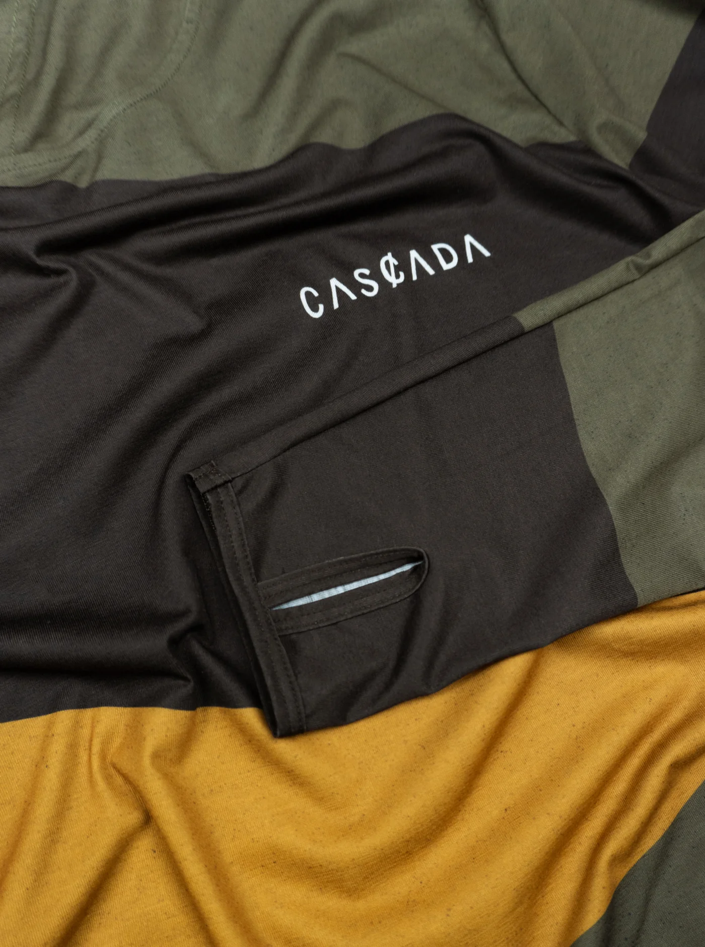 Trail T-Shirt Hoodie - Farlands - Image 3